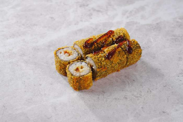 Жареный ролл с угрем