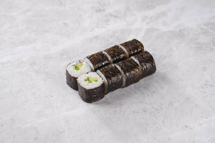 Ролл с огурцом