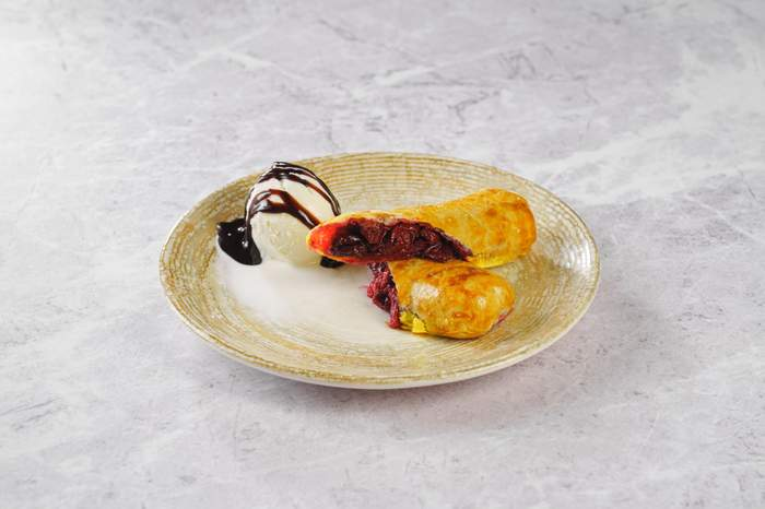 Штрудель с вишней