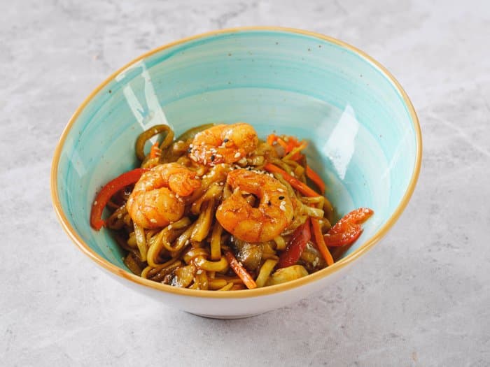Удон wok с креветками