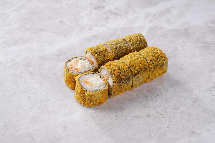 Жареный ролл  сыром
